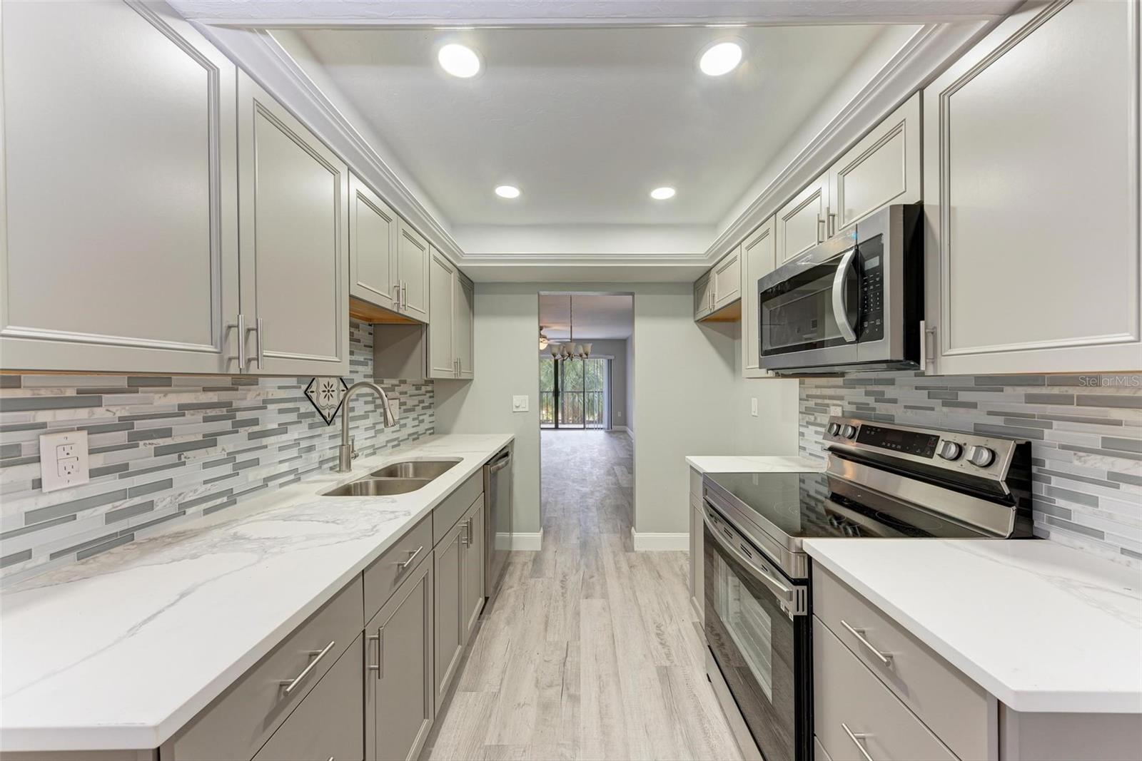 515 30TH AVE W #H201 — photo 4