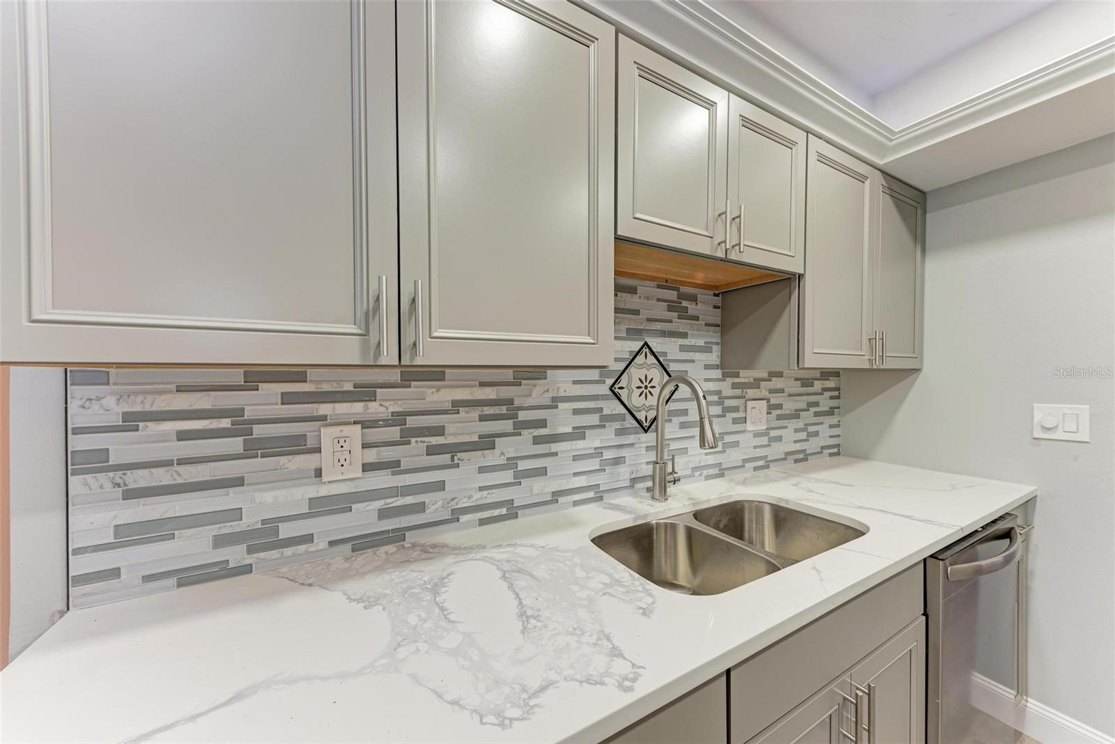 515 30TH AVE W #H201 — photo 7