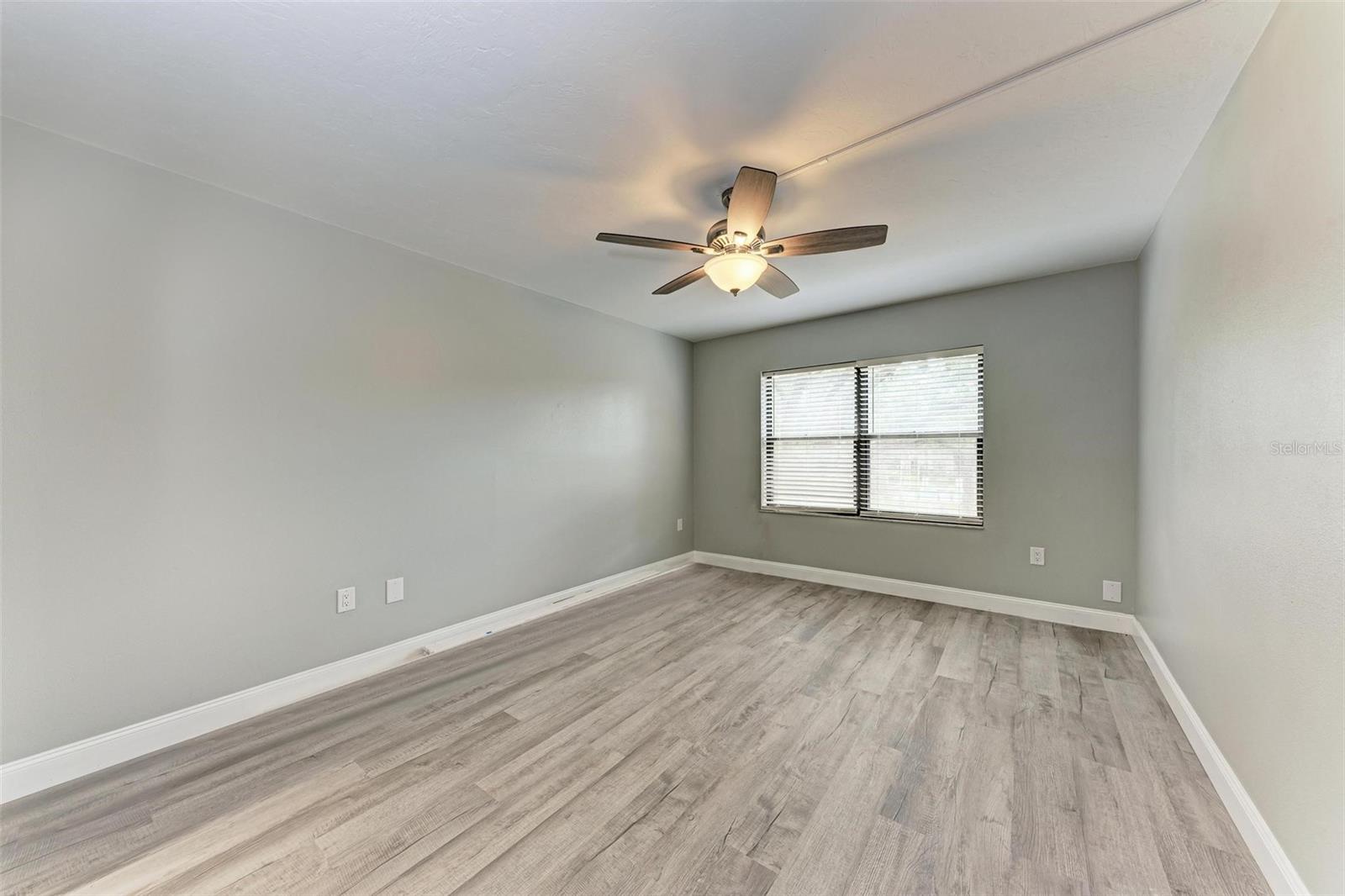 515 30TH AVE W #H201 — photo 24