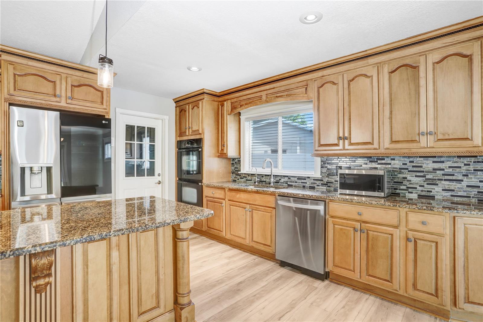 8404 BLACKSTONE CT — photo 13