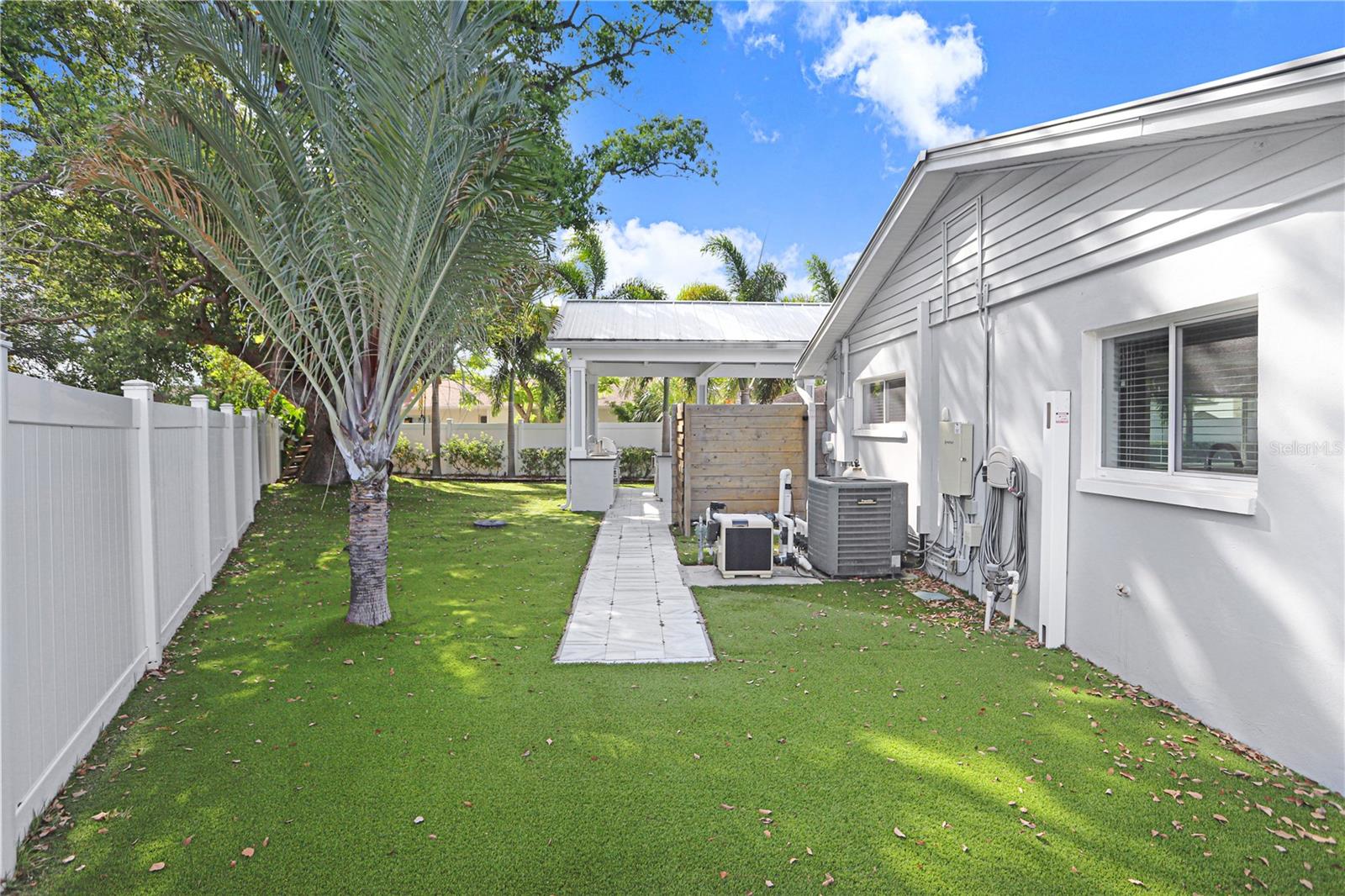 8404 BLACKSTONE CT — photo 30