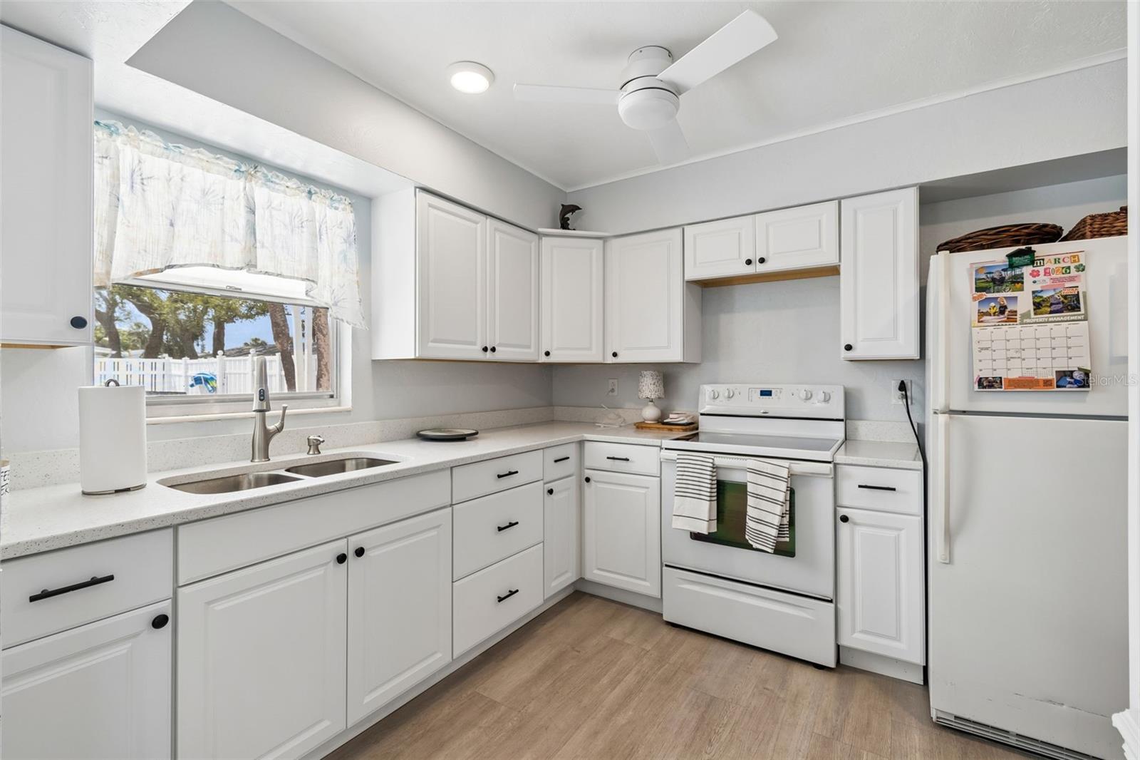 6072 ARLENE WAY — photo 33