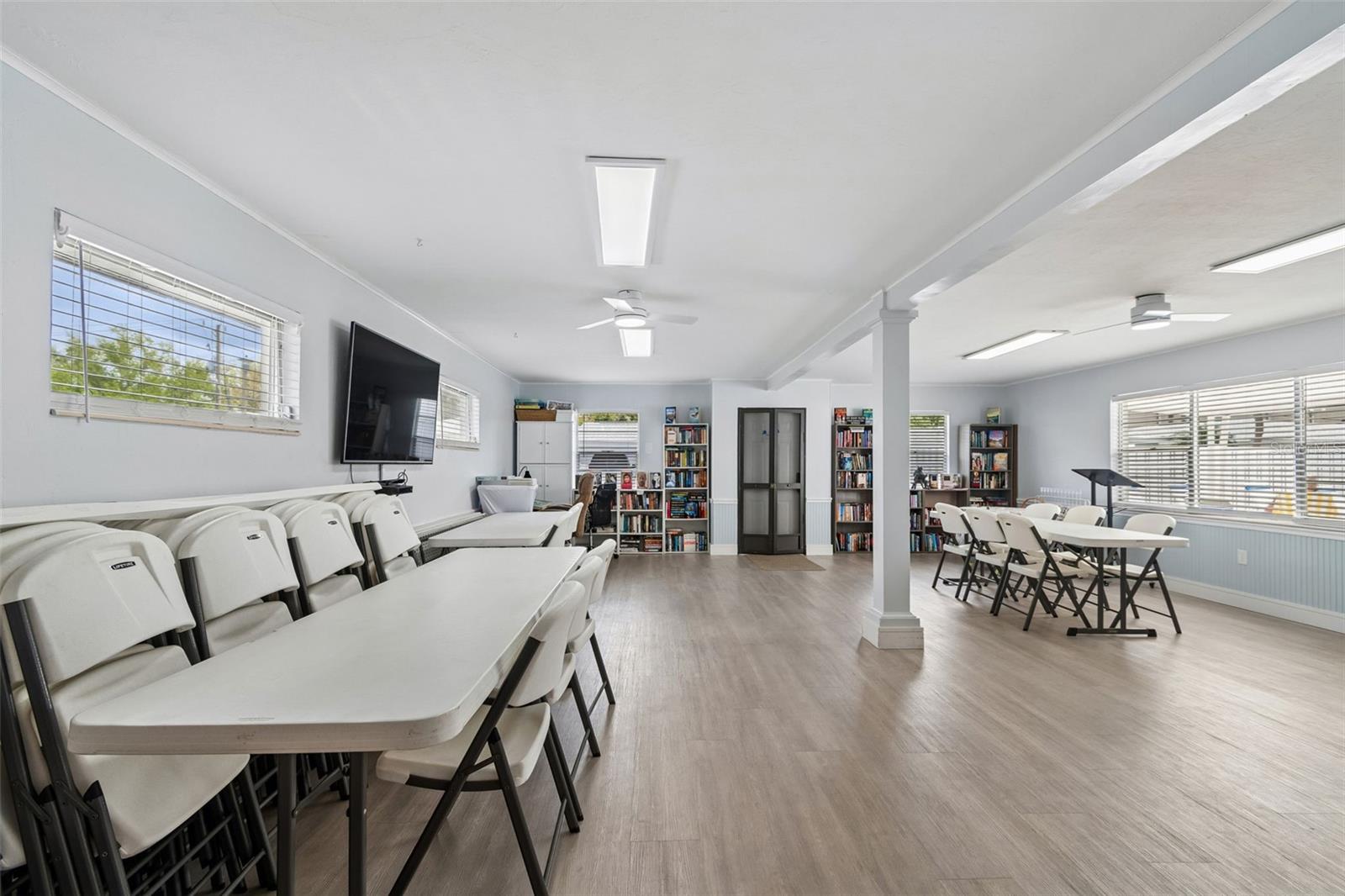 6072 ARLENE WAY — photo 31