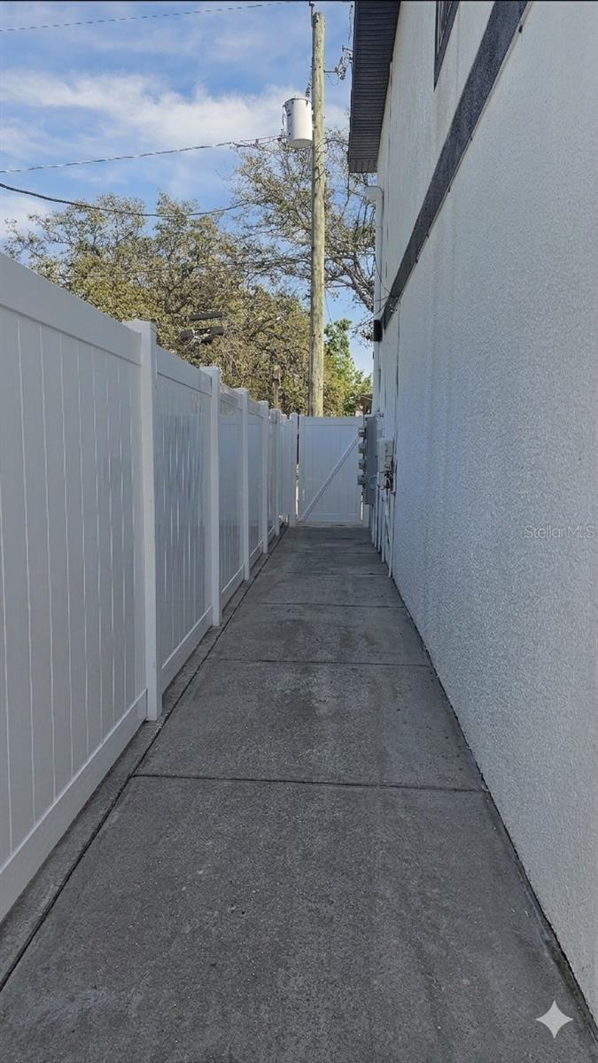 13612 N 21ST ST — photo 12
