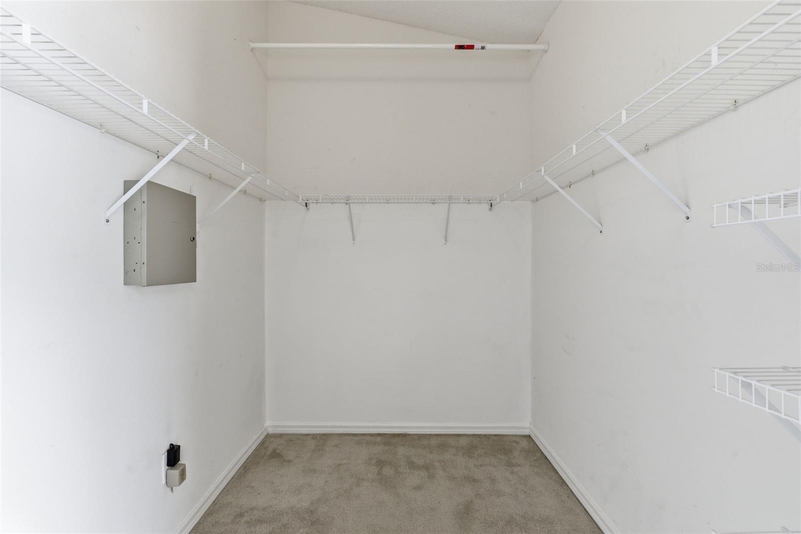 1415 SEDGWICK DR — photo 31