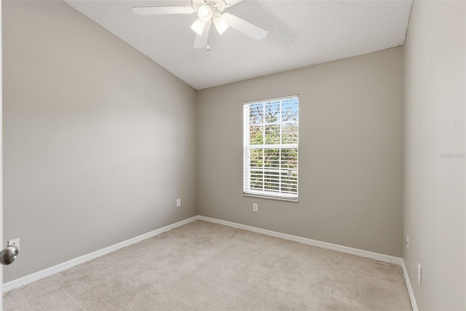 1415 SEDGWICK DR — photo 33