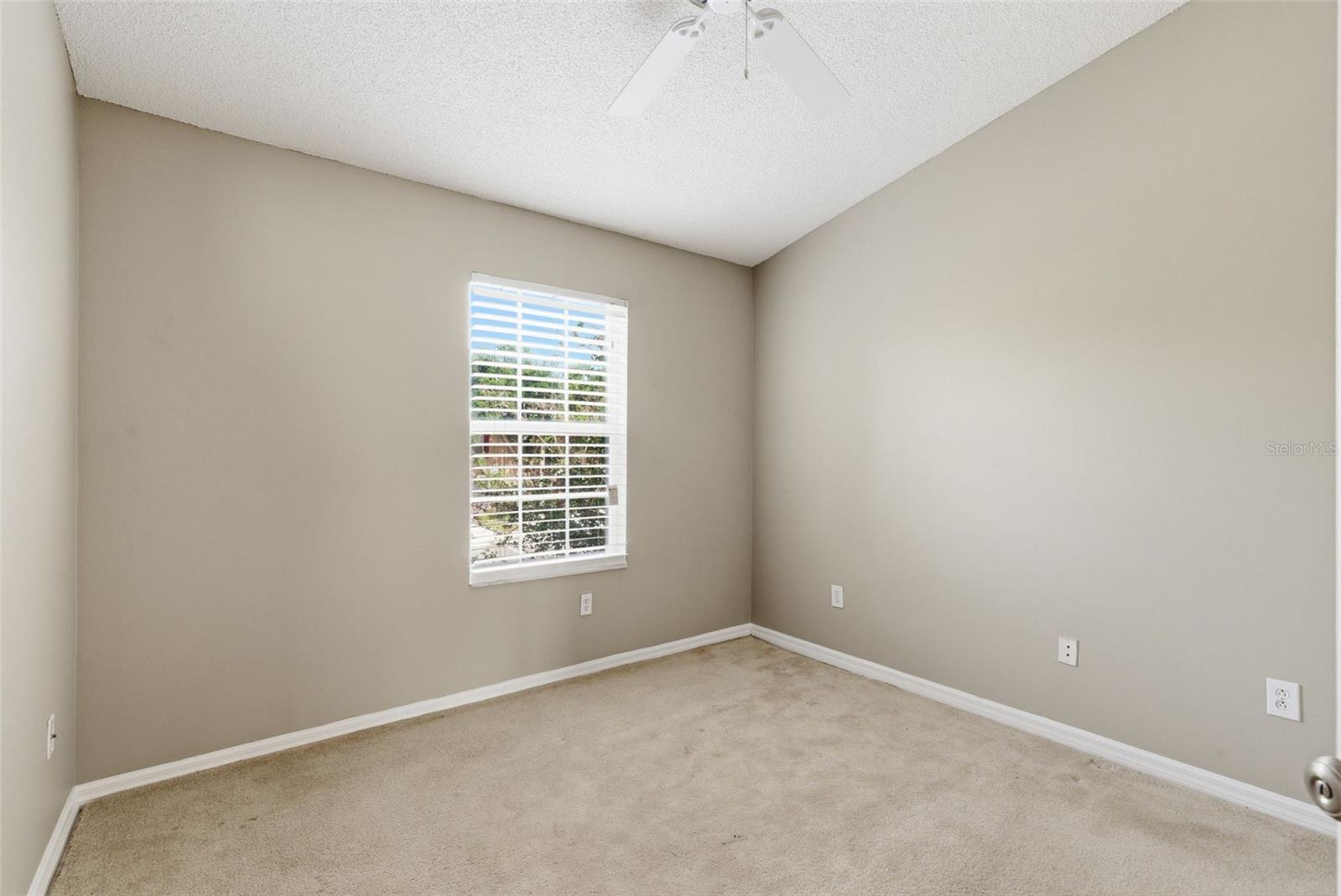 1415 SEDGWICK DR — photo 34