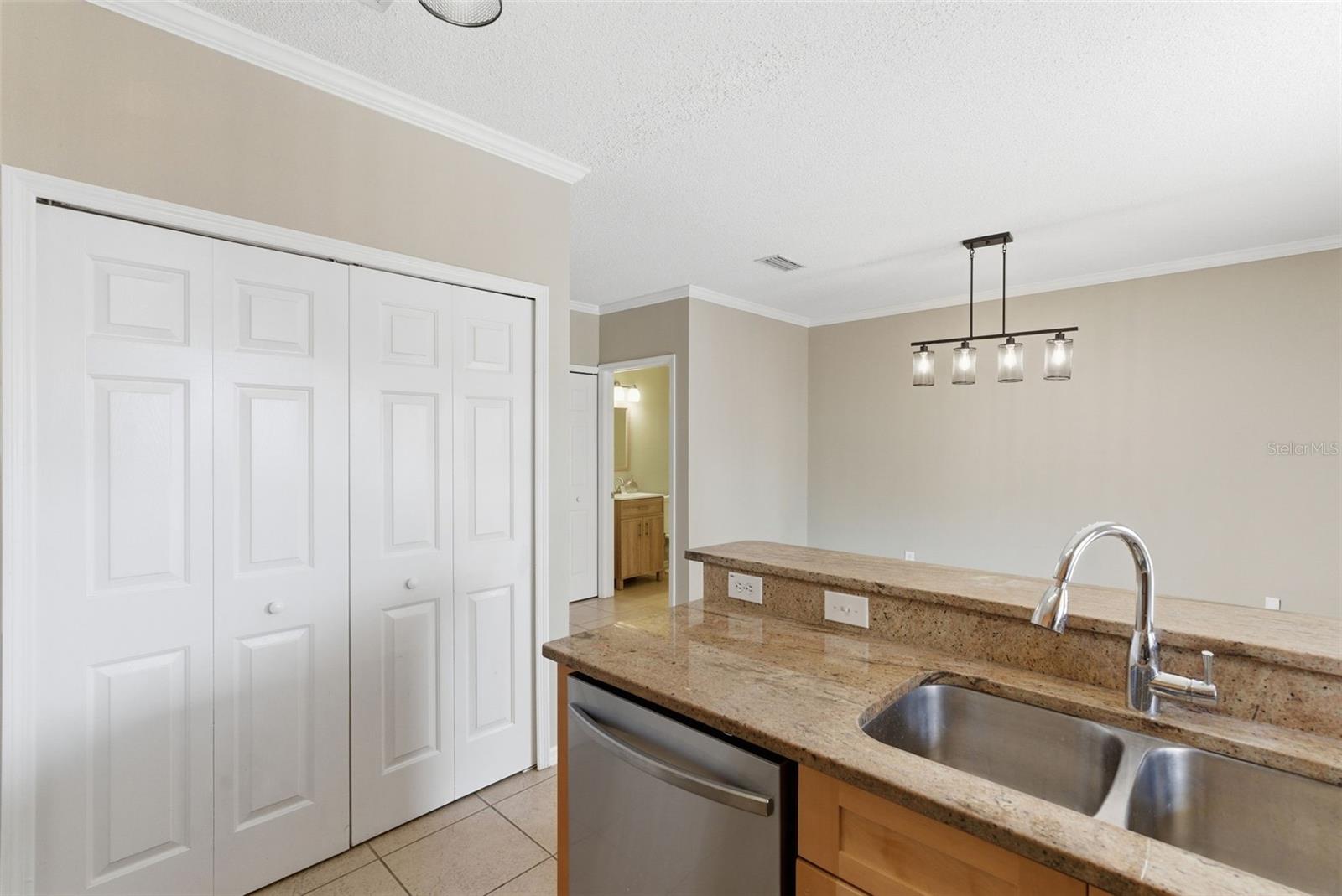 1415 SEDGWICK DR — photo 20