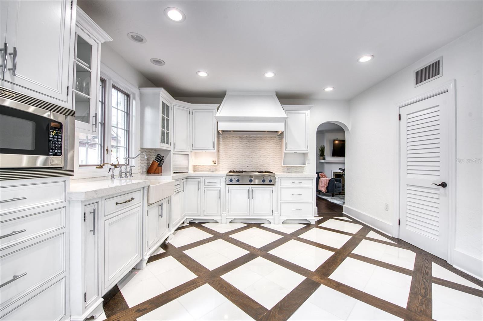 76 S WASHINGTON DR — photo 15