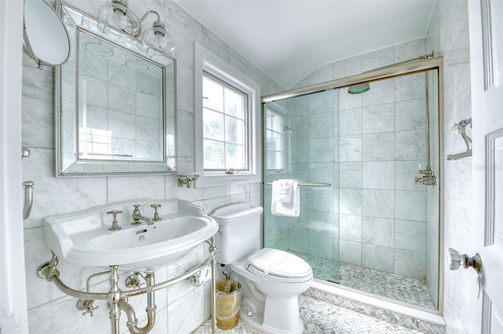 76 S WASHINGTON DR — photo 40
