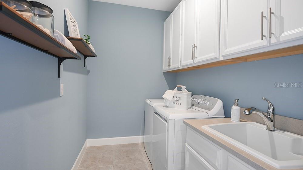 7531 MOONBEAM AVE — photo 12
