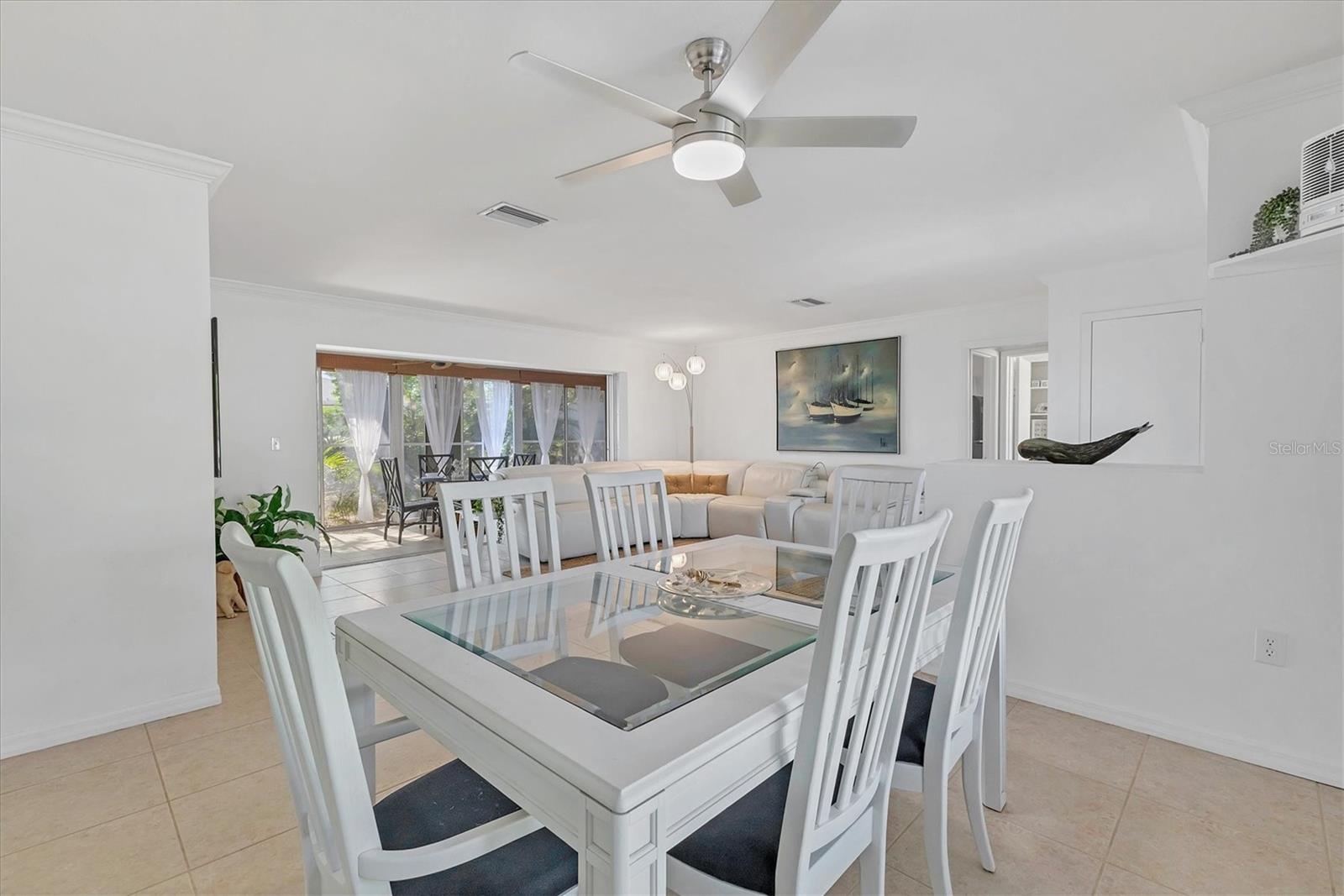 448 REDWOOD RD — photo 10