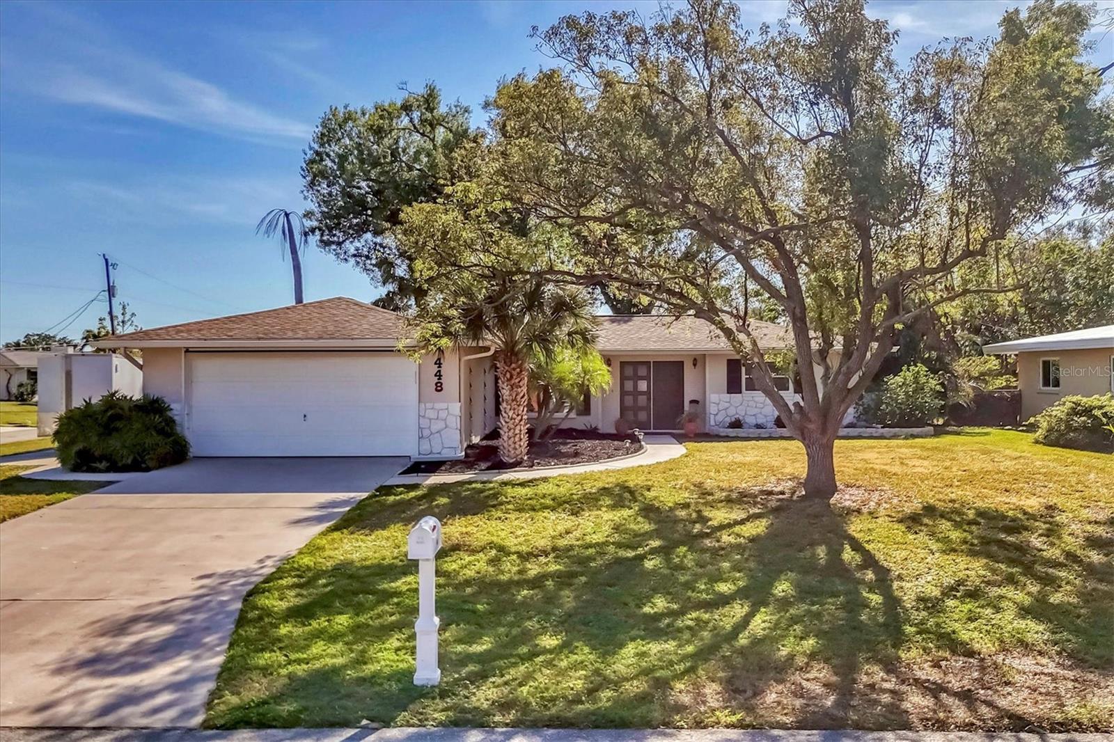 448 REDWOOD RD — photo 36