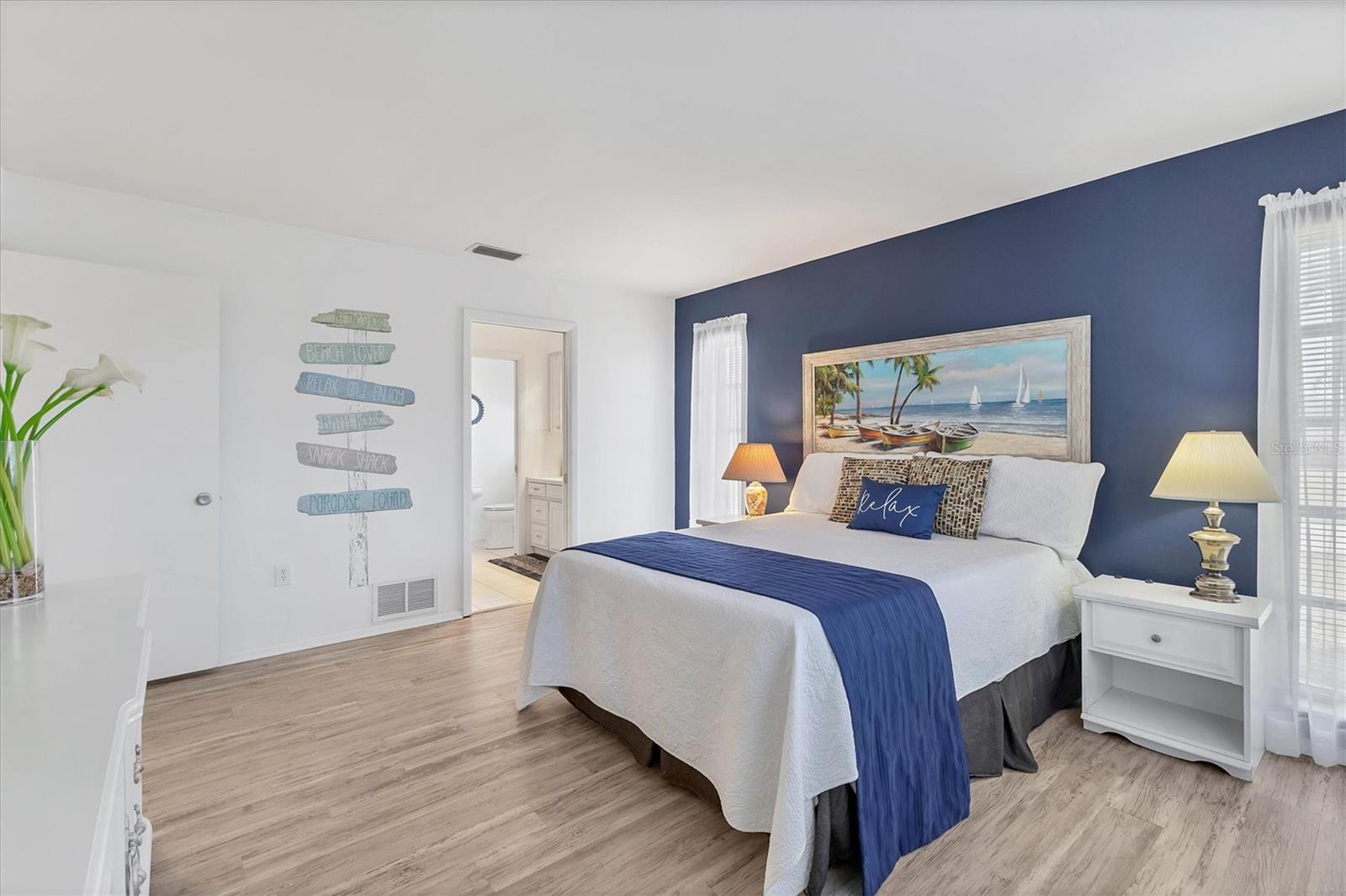 448 REDWOOD RD — photo 17