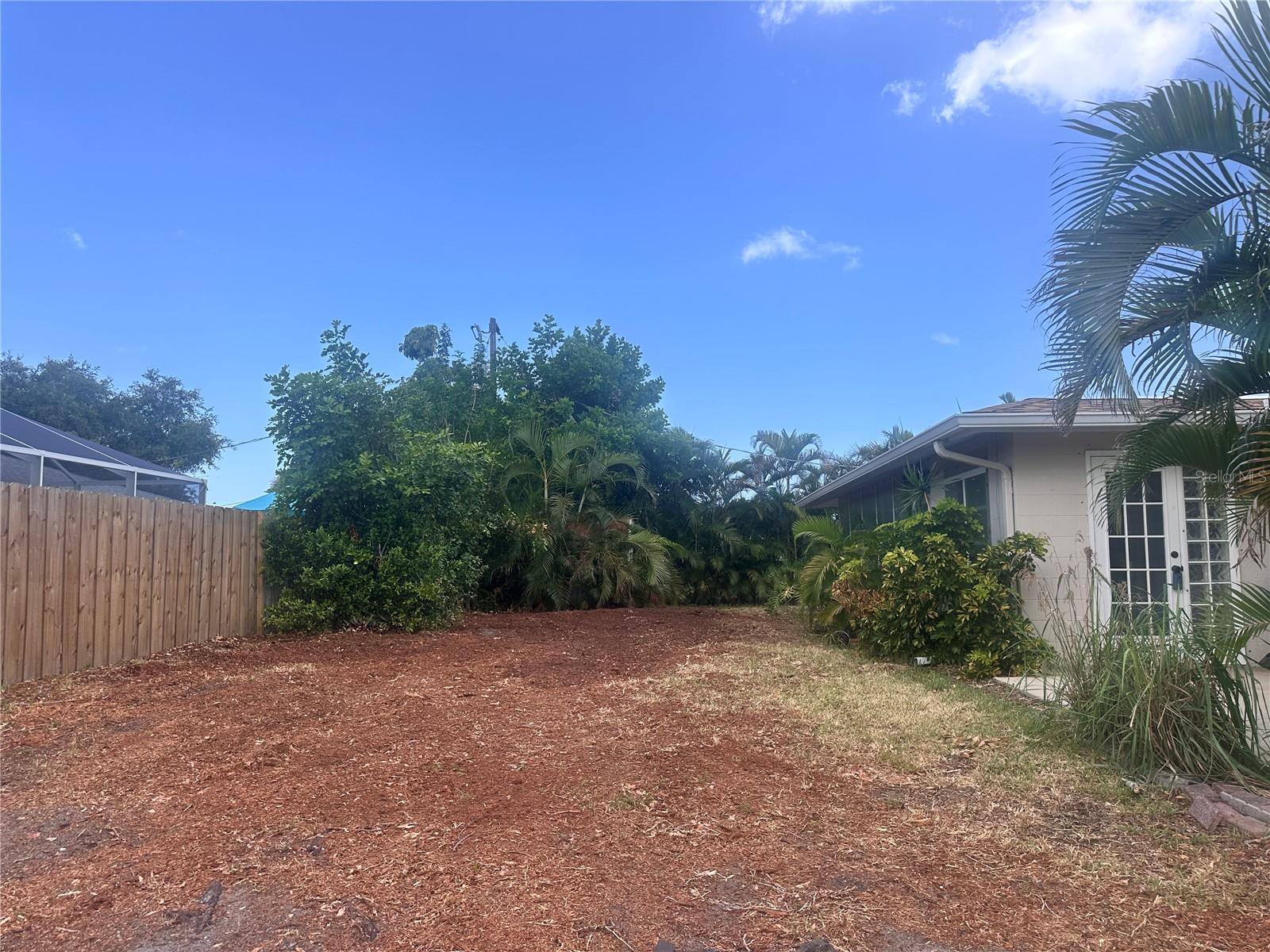 448 REDWOOD RD — photo 4