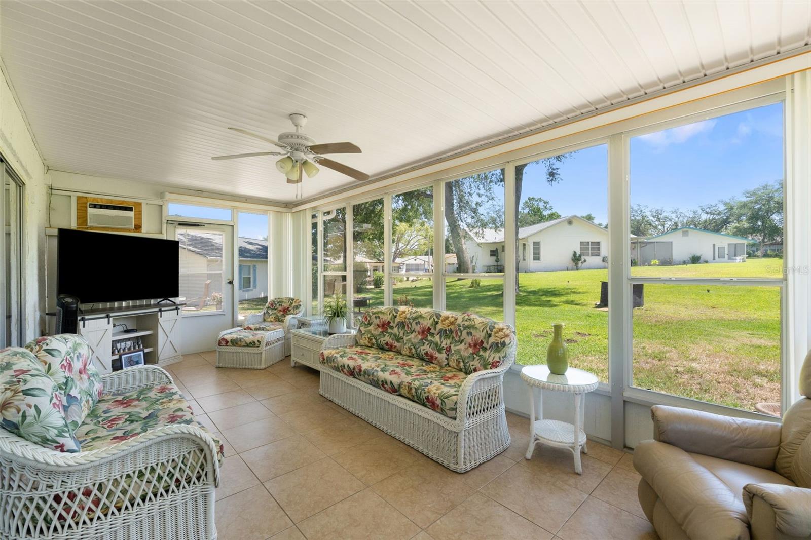 10520 SPRINGWOOD DR — photo 20