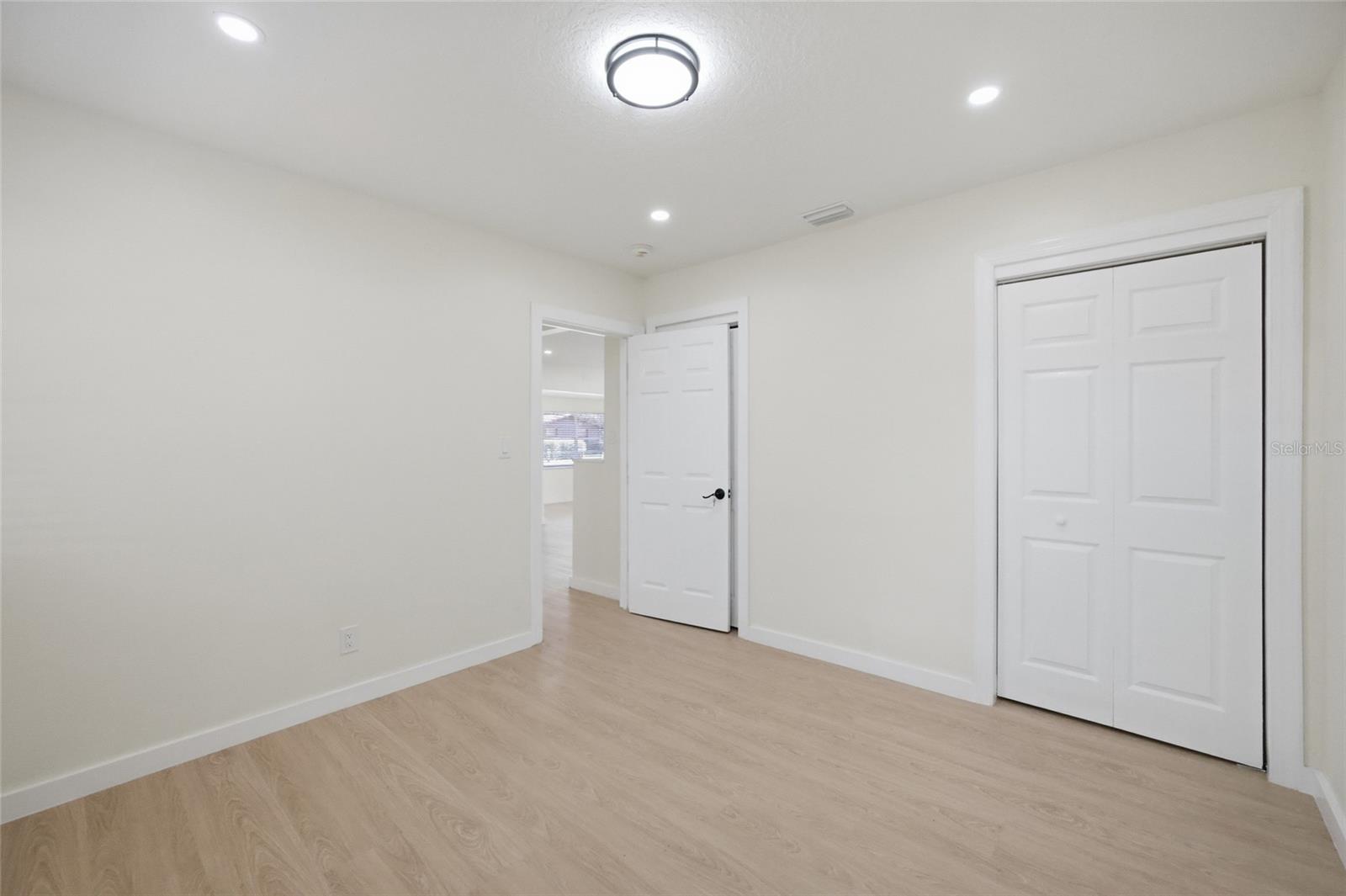 714 E 137TH AVE — photo 24