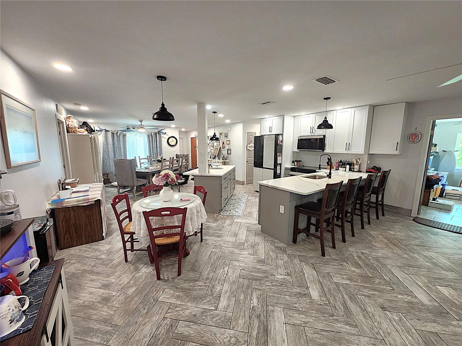 112 ANTILLA RD — photo 8