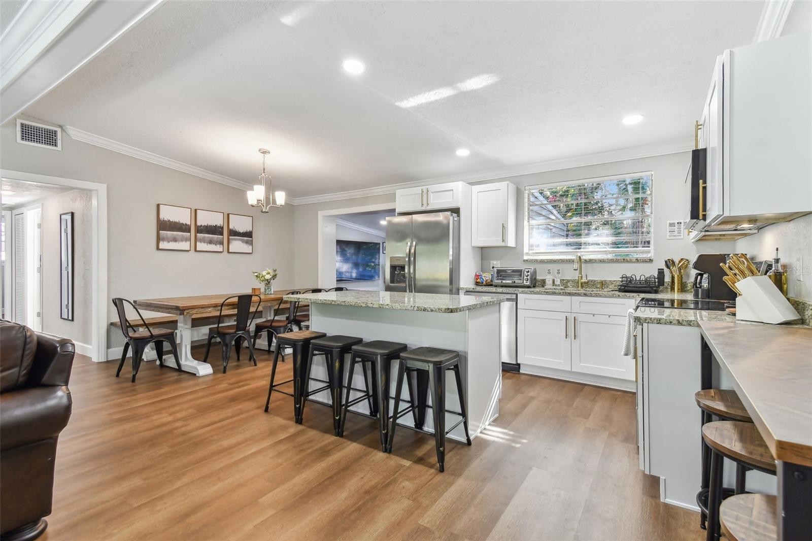 414 JOYCE AVE — photo 18