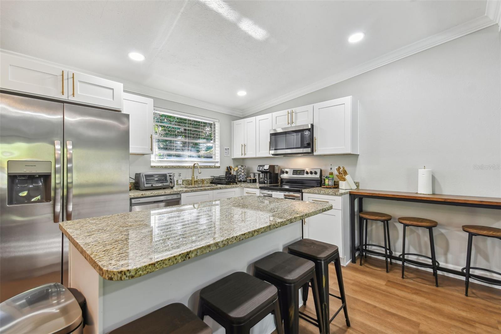 414 JOYCE AVE — photo 23