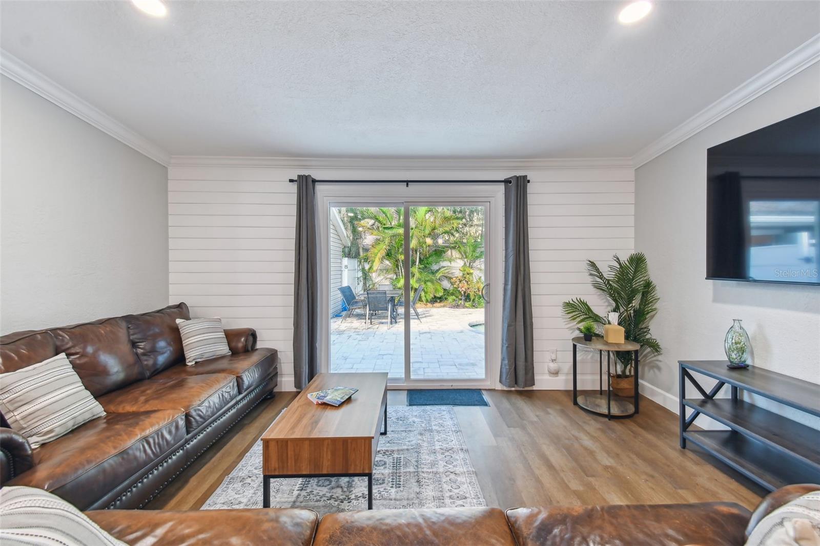 414 JOYCE AVE — photo 32