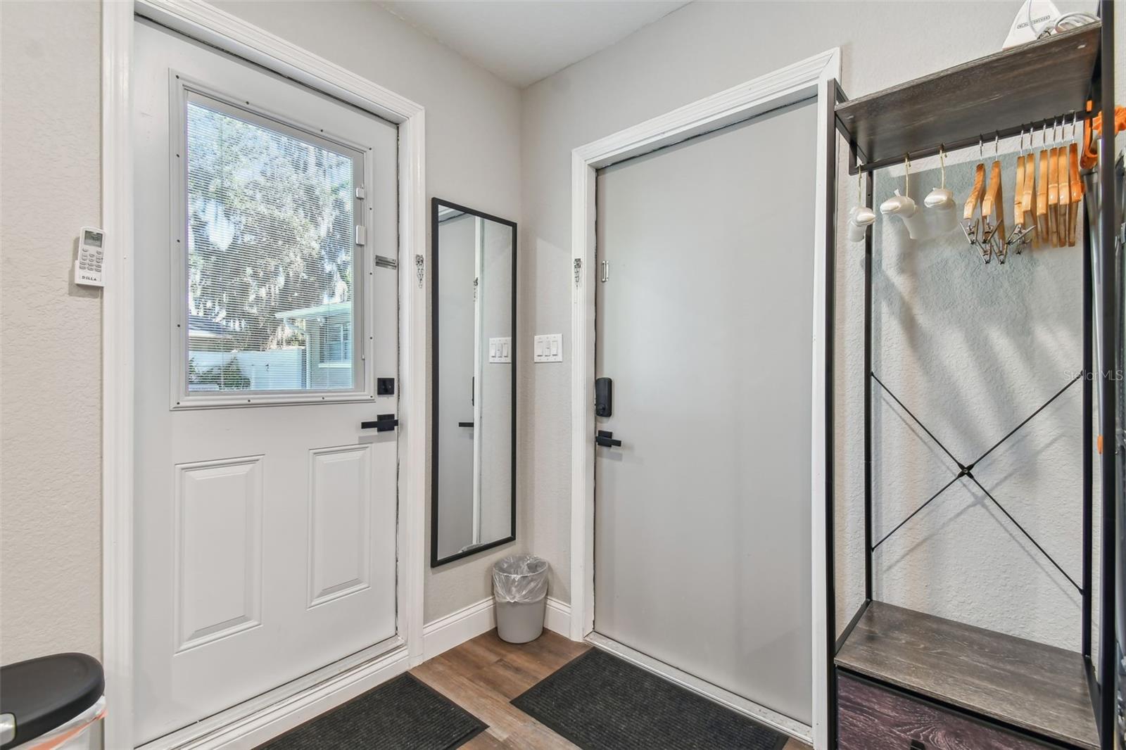 414 JOYCE AVE — photo 54