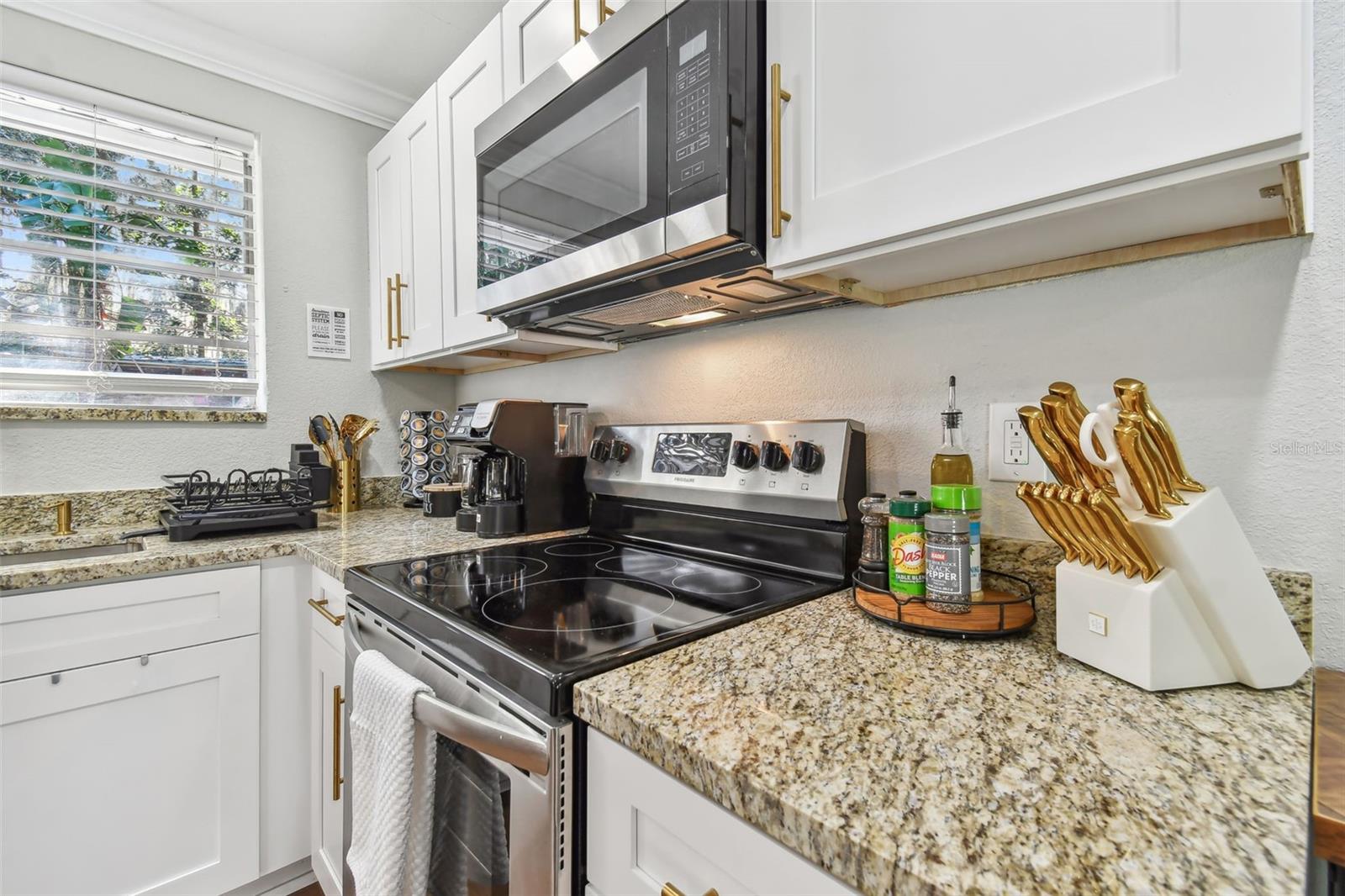 414 JOYCE AVE — photo 7