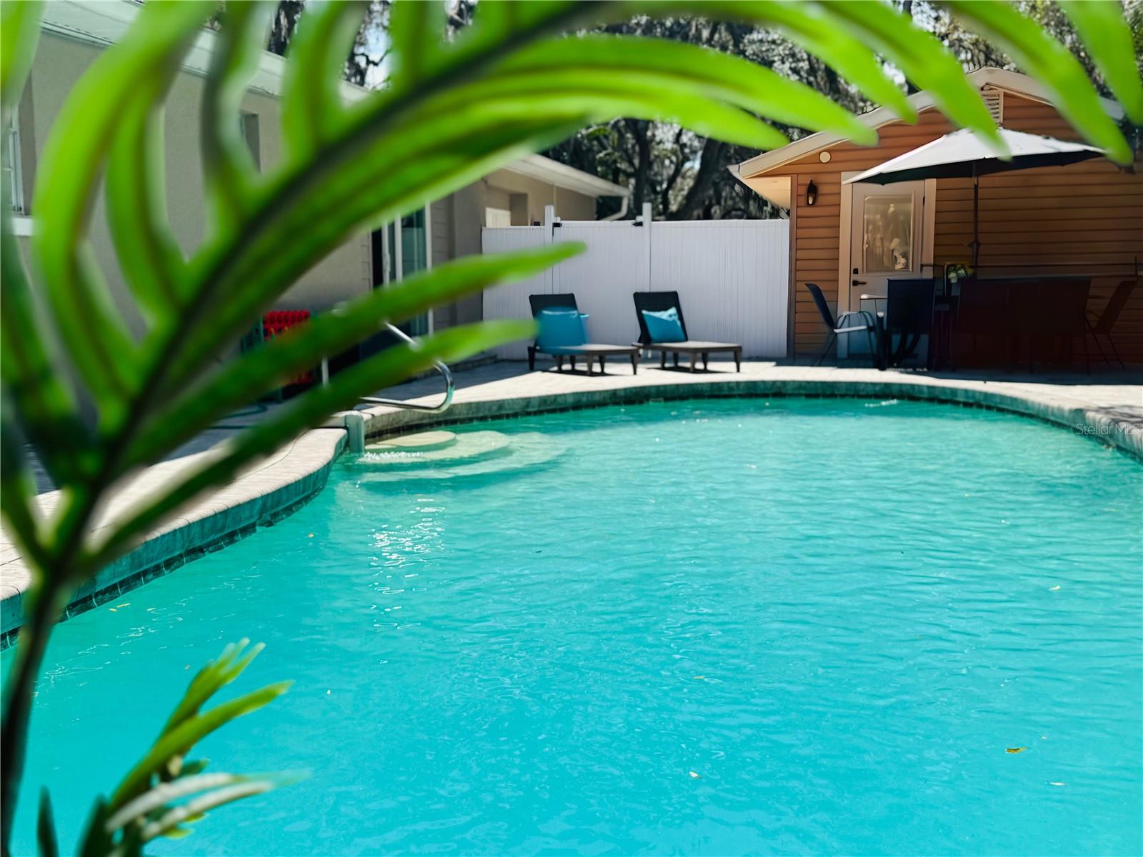414 JOYCE AVE — photo 2