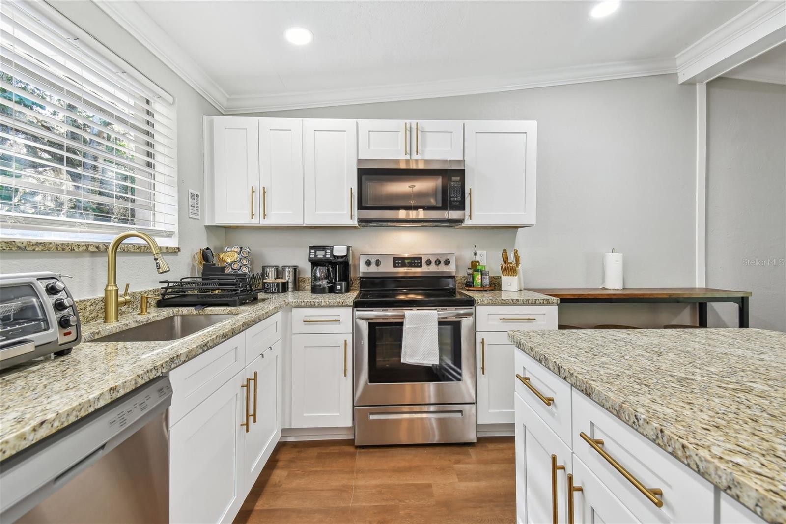 414 JOYCE AVE — photo 26