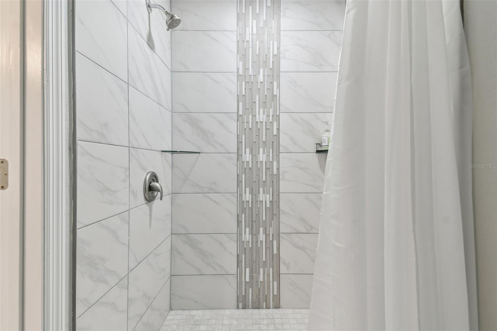 414 JOYCE AVE — photo 17