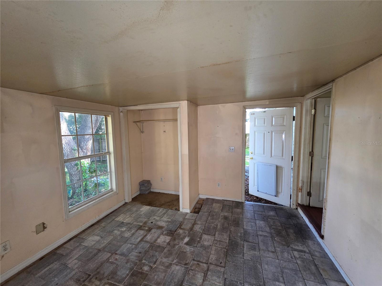 3642 KALMAN DR — photo 24