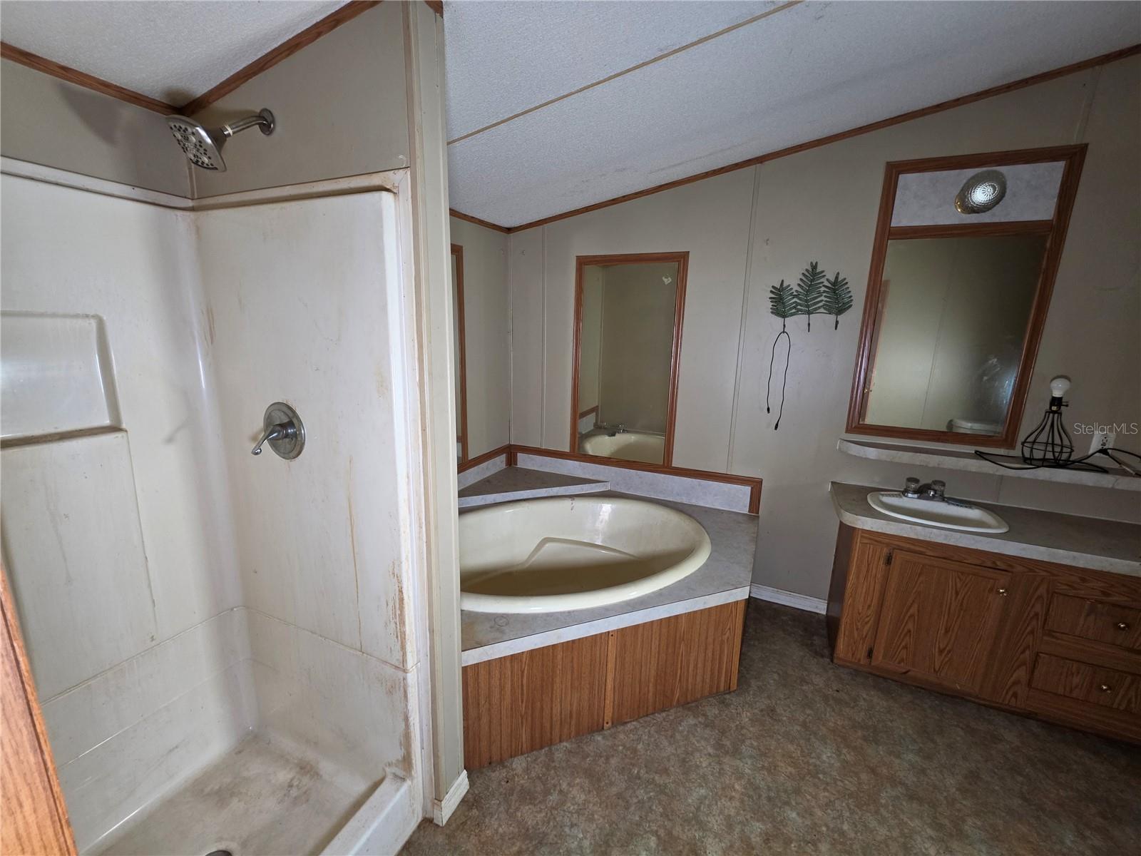 3642 KALMAN DR — photo 15