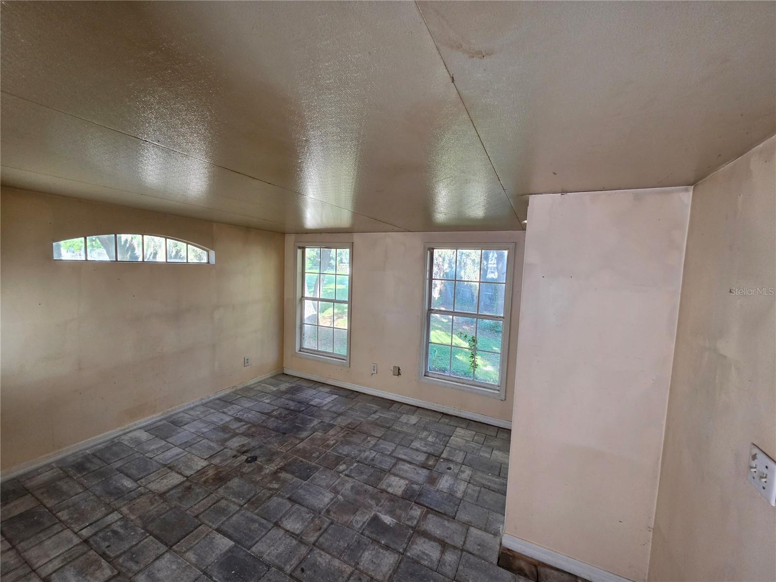 3642 KALMAN DR — photo 23