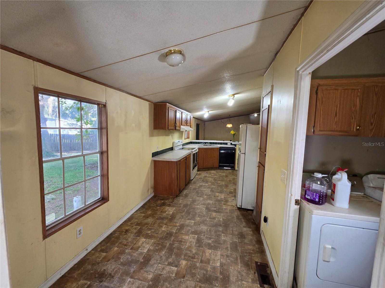 3642 KALMAN DR — photo 6