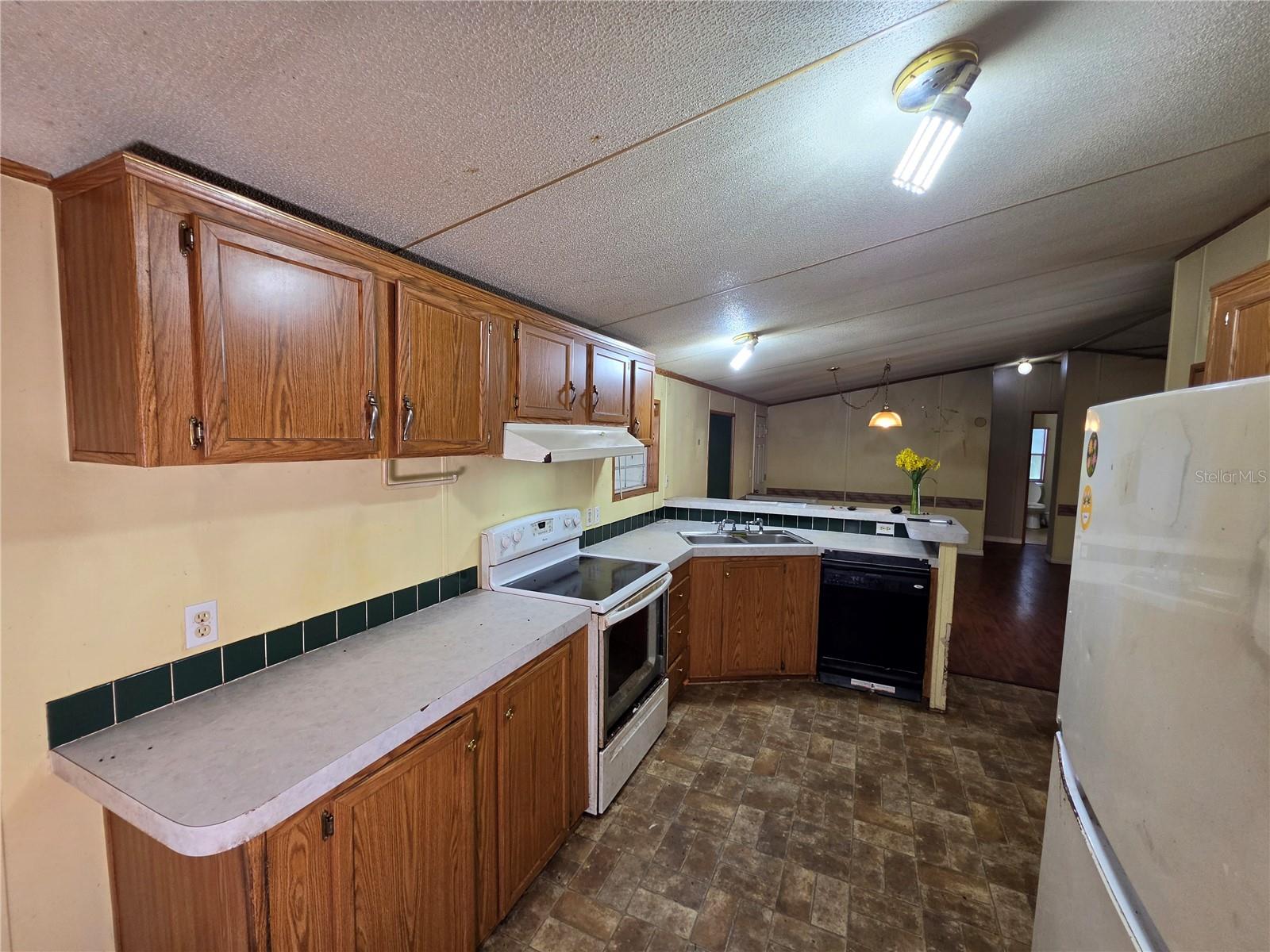 3642 KALMAN DR — photo 9