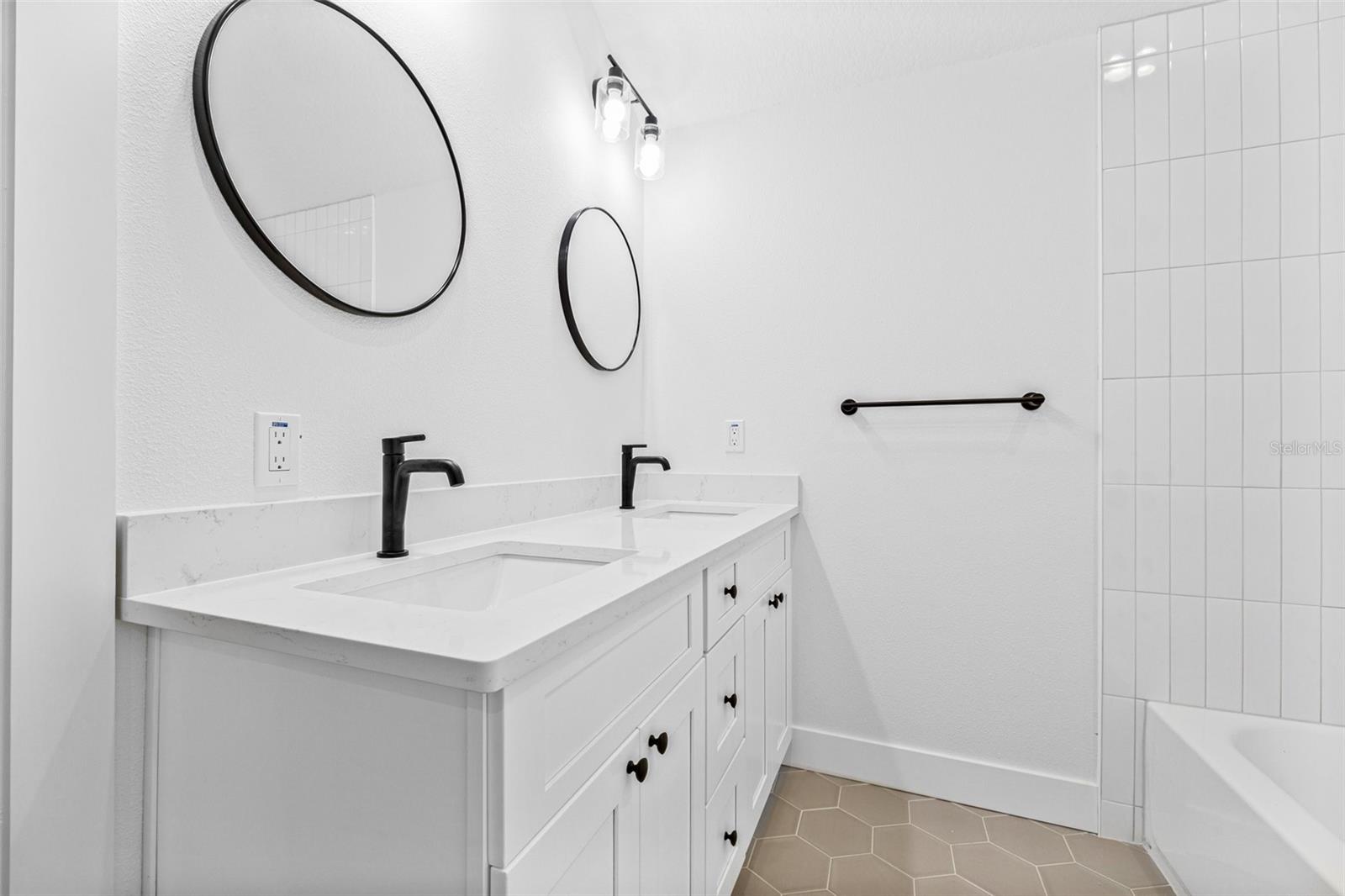 7617 ALVINA ST — photo 32