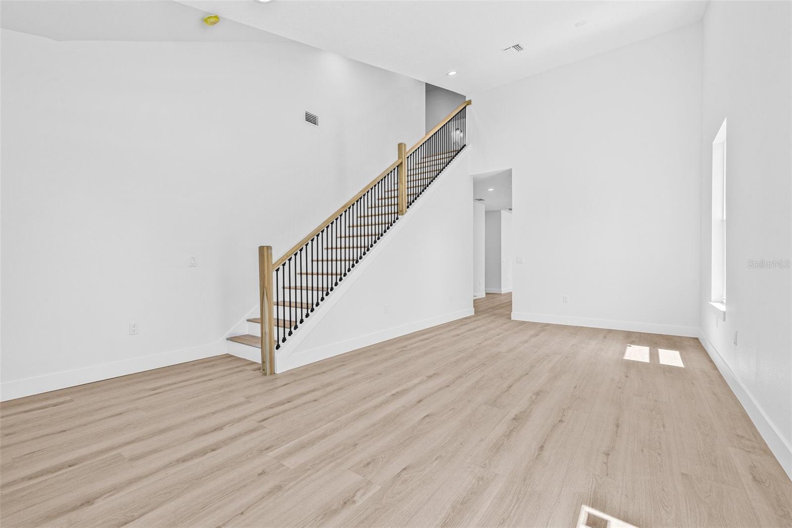 7617 ALVINA ST — photo 16