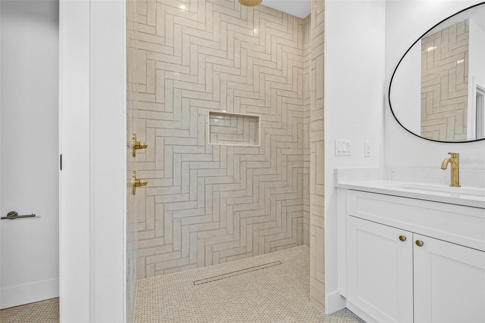 7617 ALVINA ST — photo 26