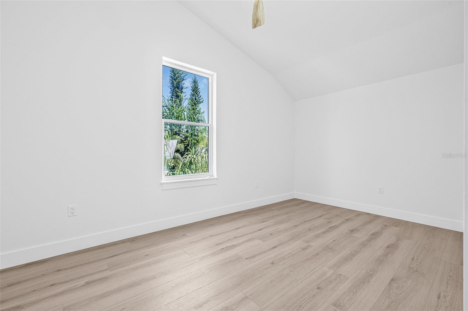 7617 ALVINA ST — photo 36