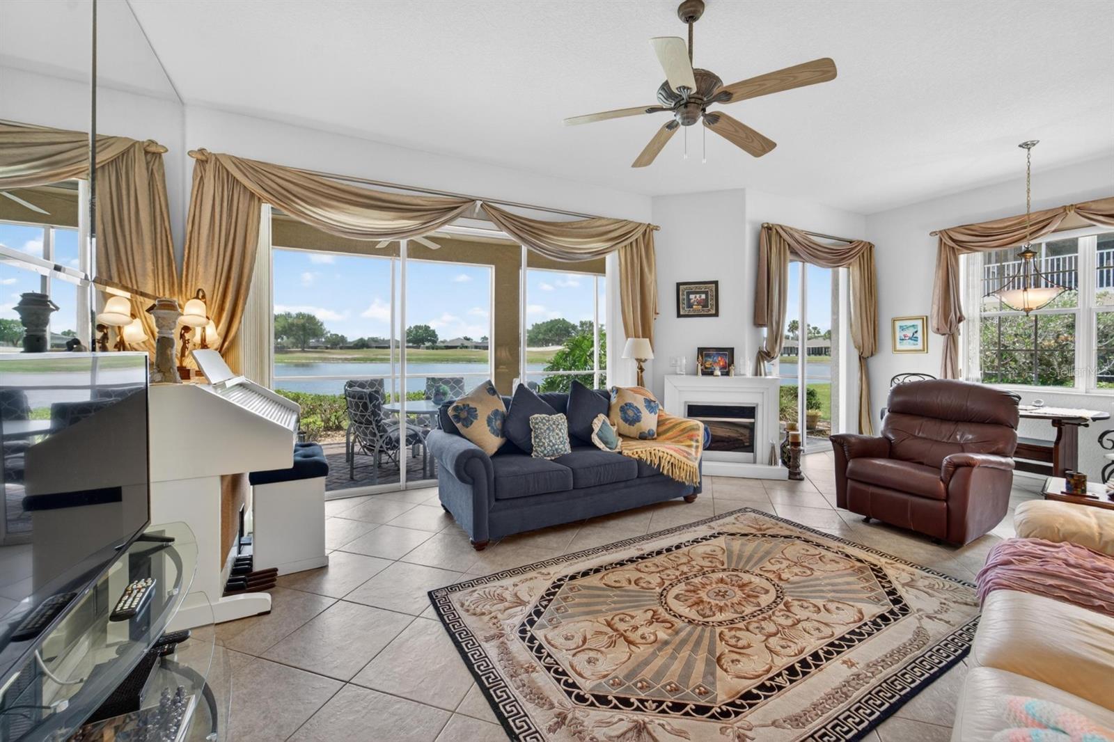1364 EMERALD DUNES DR — photo 4