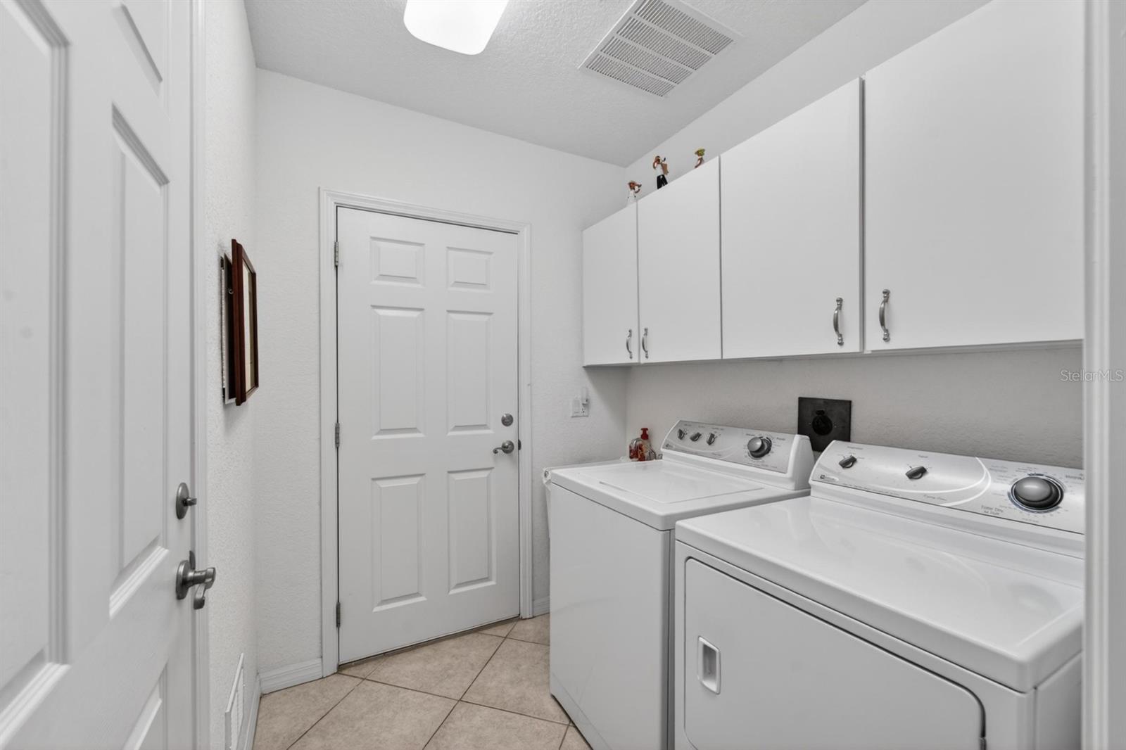 1364 EMERALD DUNES DR — photo 37