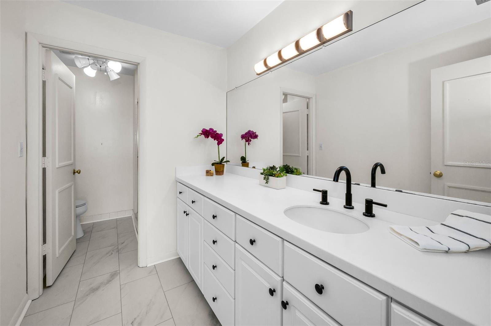100 BLUFF VIEW DR #608C — photo 27