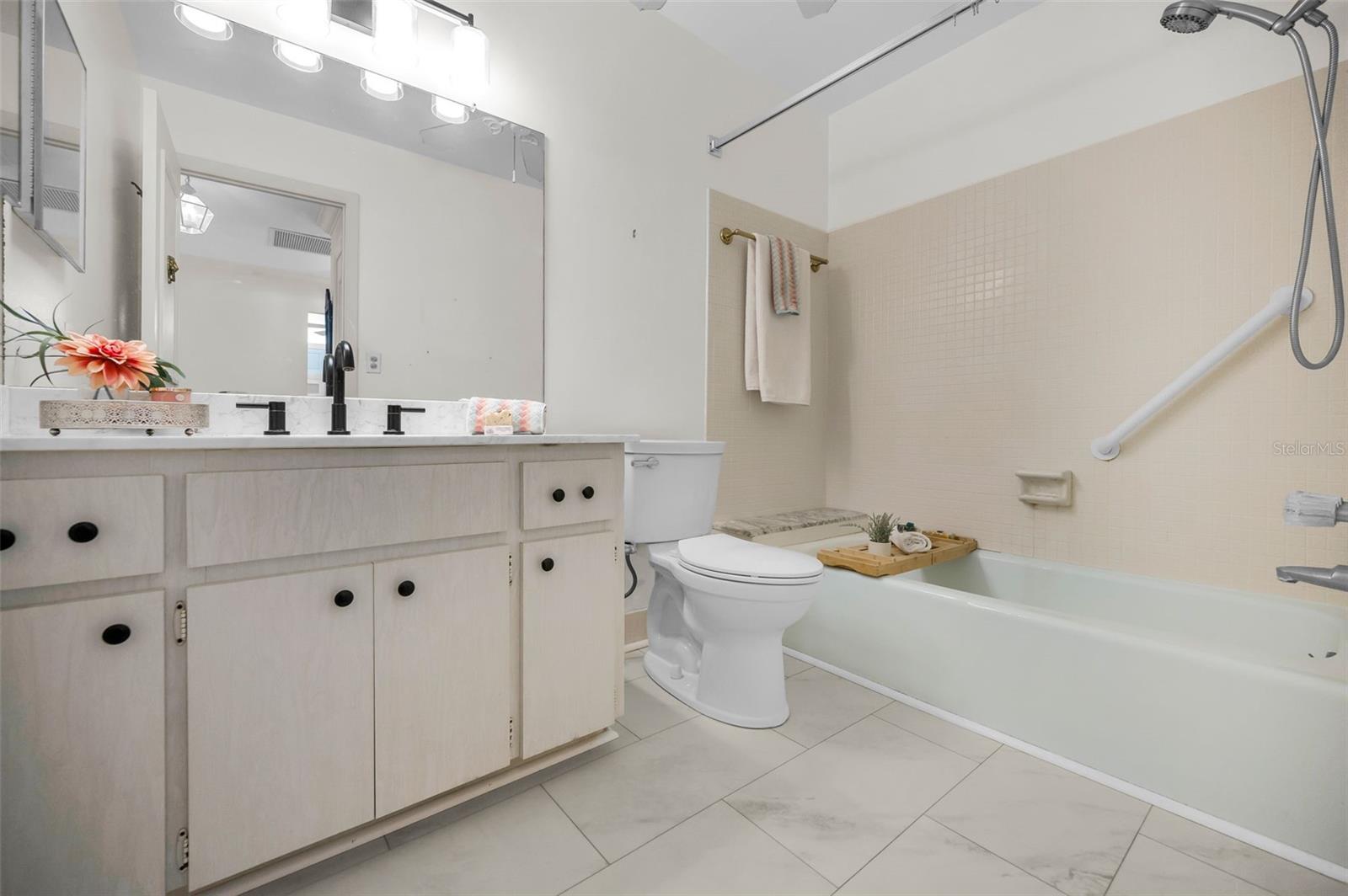 100 BLUFF VIEW DR #608C — photo 28