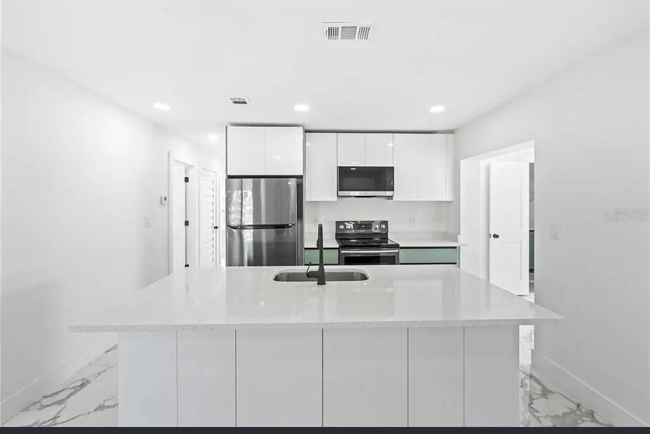 5101 TOWN N COUNTRY BLVD — photo 17