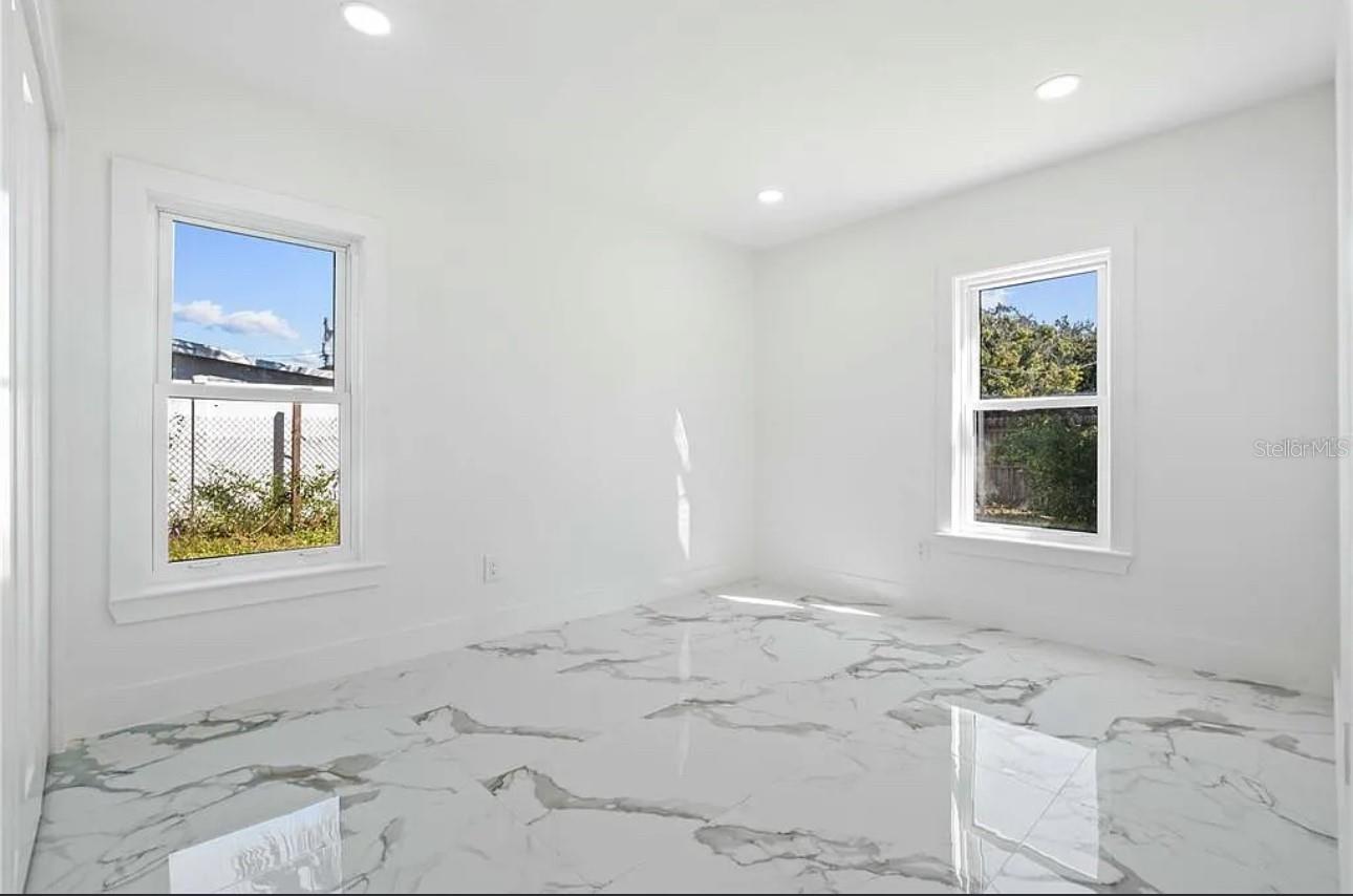 5101 TOWN N COUNTRY BLVD — photo 11
