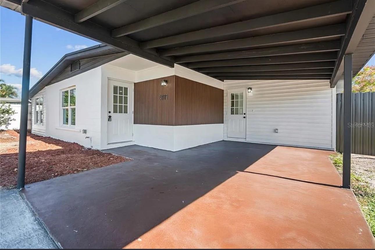 5101 TOWN N COUNTRY BLVD — photo 3
