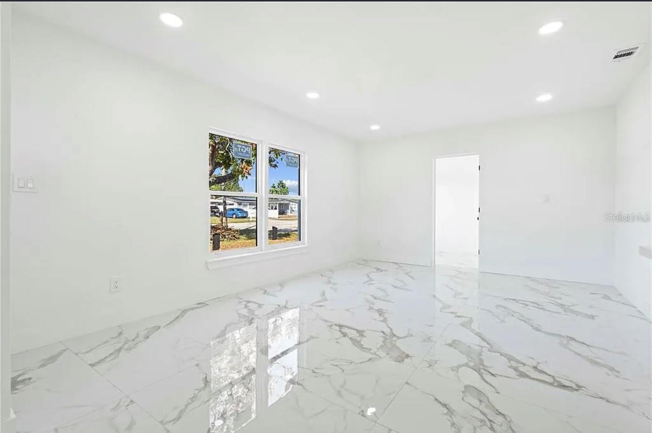 5101 TOWN N COUNTRY BLVD — photo 6