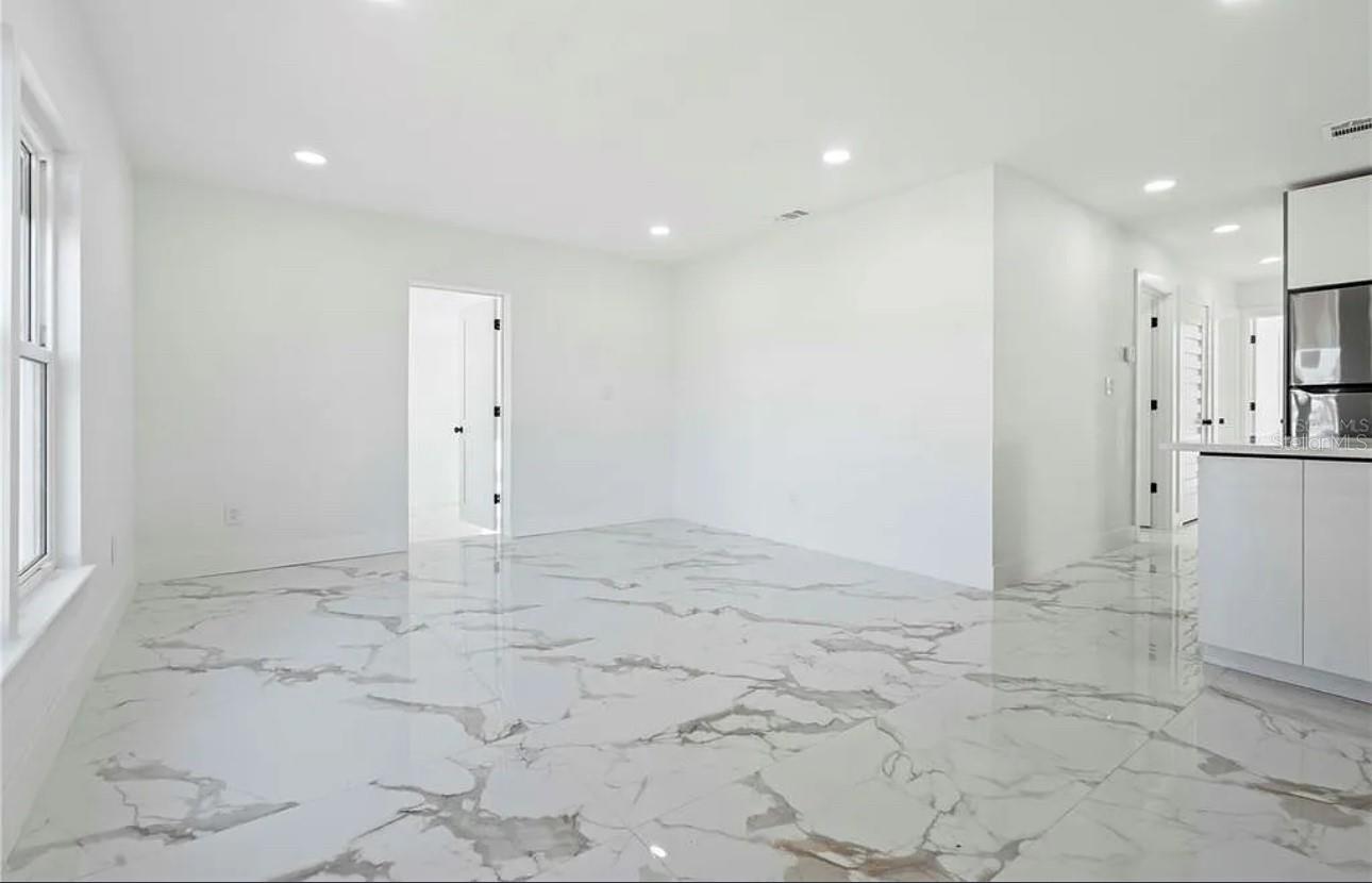 5101 TOWN N COUNTRY BLVD — photo 5