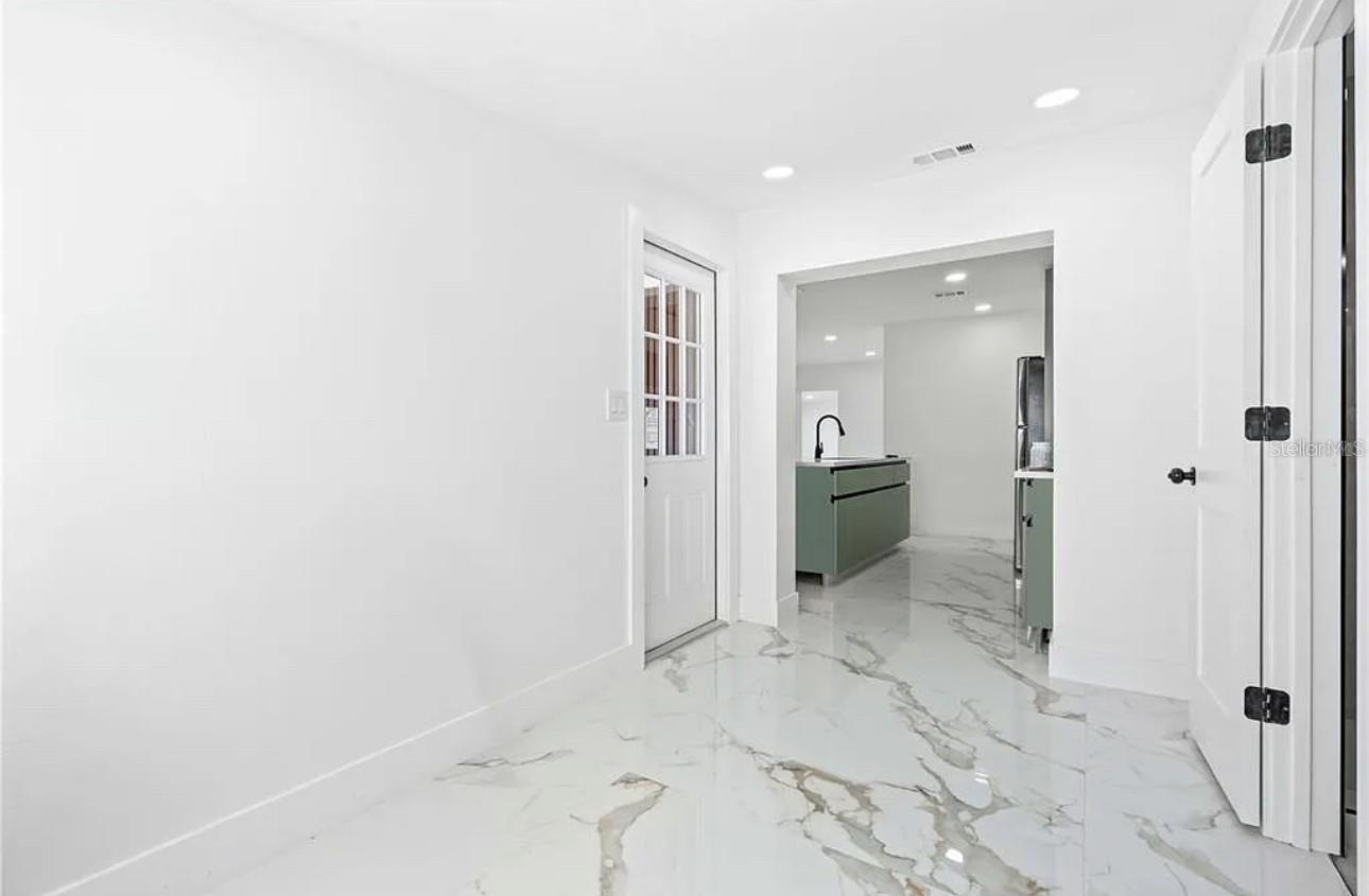 5101 TOWN N COUNTRY BLVD — photo 15