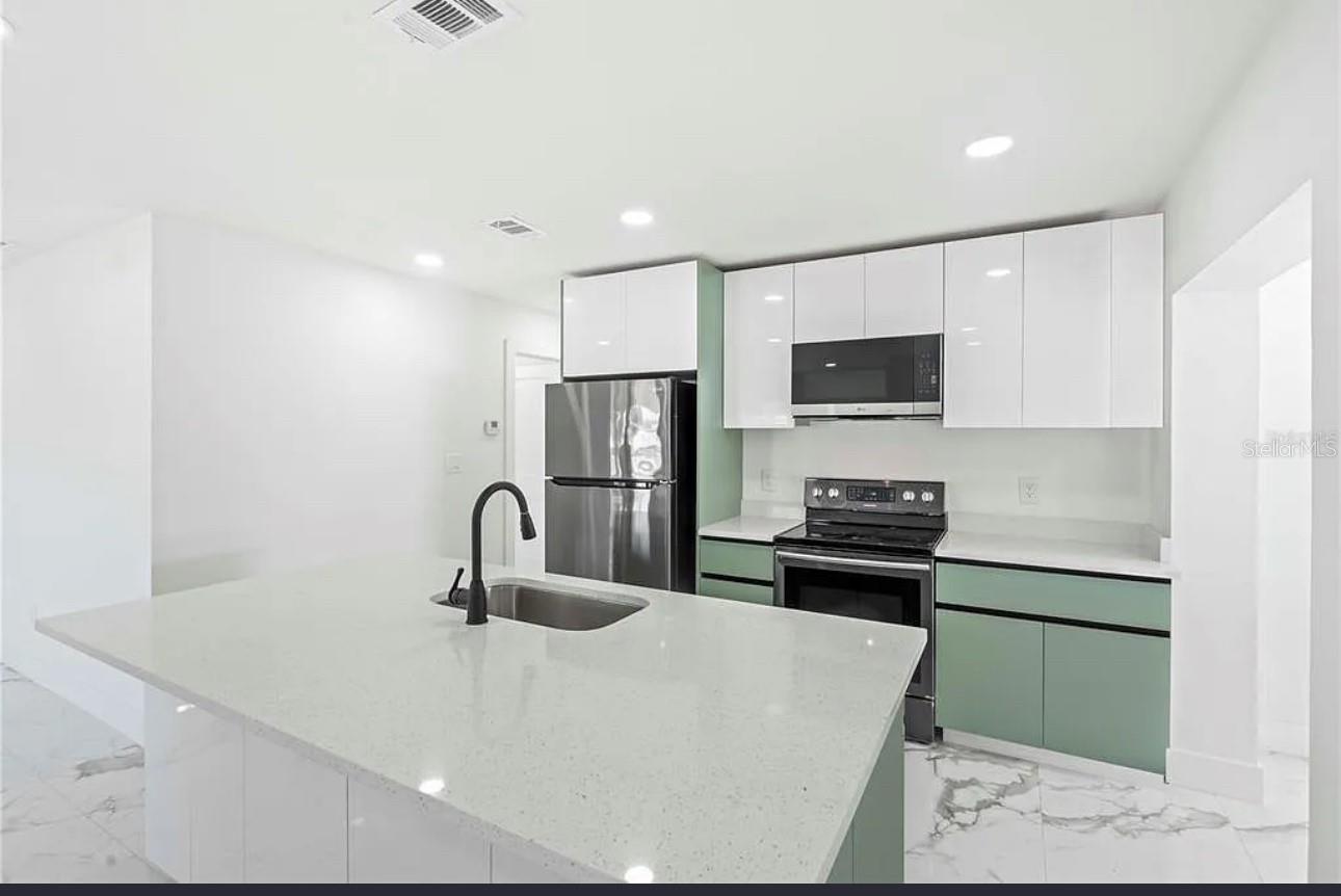 5101 TOWN N COUNTRY BLVD — photo 18
